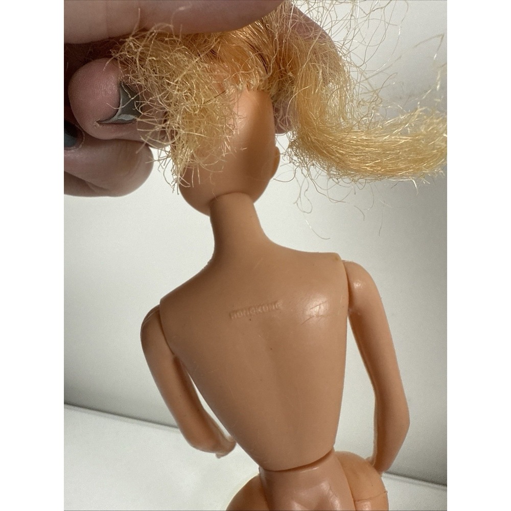 Vintage 60&70&80 Barbie Golden Dream Fashion Doll Case w/ Clone Doll Clothing - Picture 12 of 12